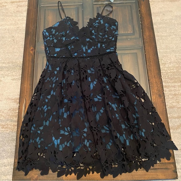 Romeo Juliet Couture Teal and Black Lace Dress size M - Picture 2 of 15